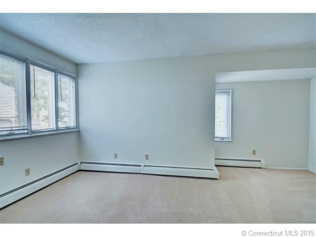 Building Photo - 5 Talcott Ridge Rd