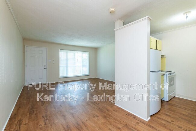 Building Photo - 1685 Alexandria Dr