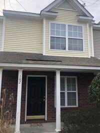 Building Photo - 2 Bedroom 2.5 Bath Townhome in Summer Wood!