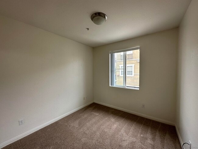 Building Photo - 8753 Plaza Park Ln