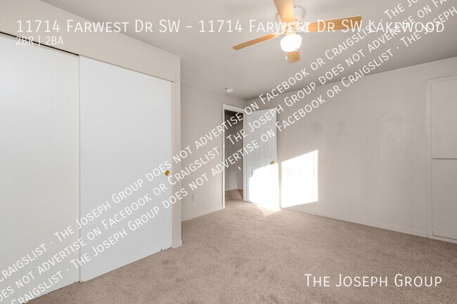 Building Photo - 11714 Farwest Dr SW