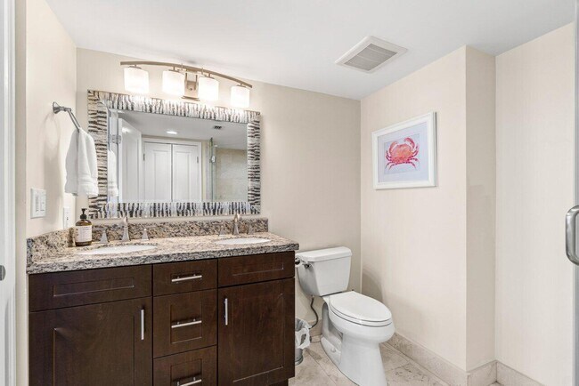 Building Photo - 4200 N Ocean Dr