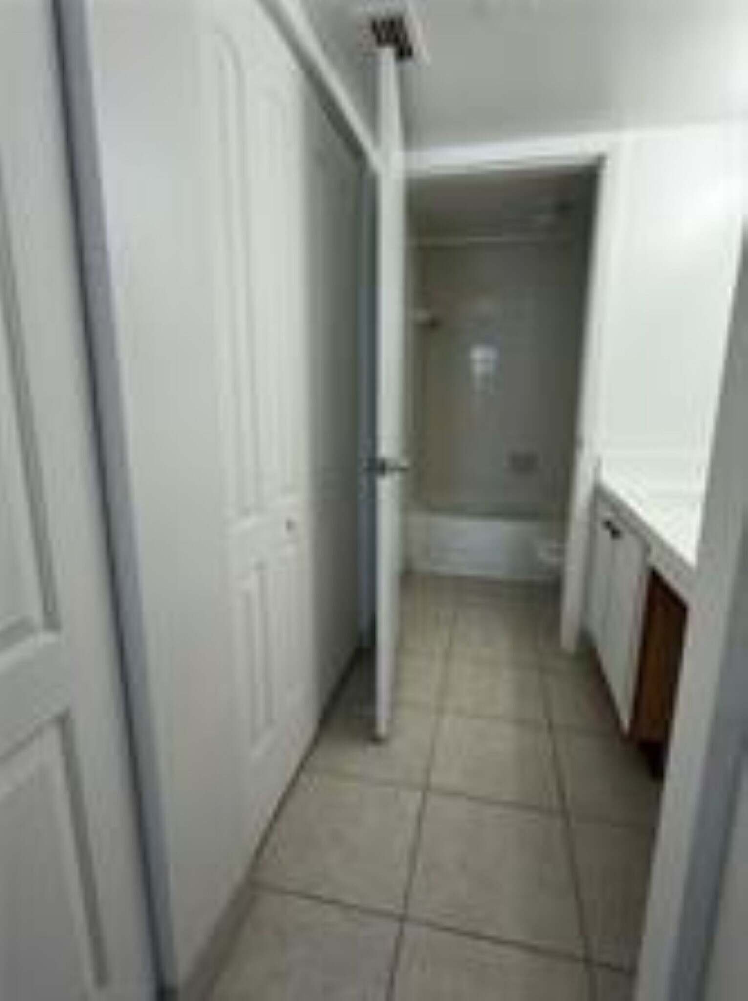 Building Photo - 2803 N Oakland Forest Dr