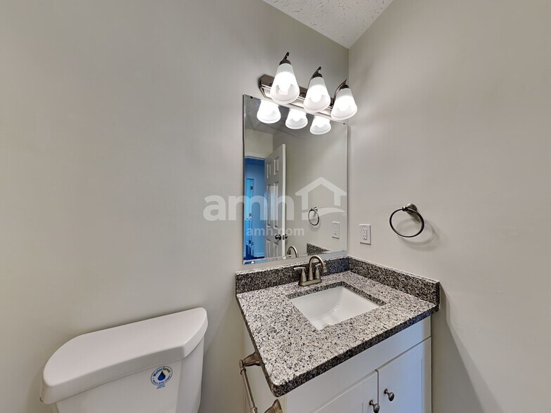 Building Photo - 730 Rothrock Dr