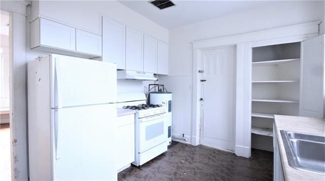 Building Photo - 7215 S Claiborne Ave