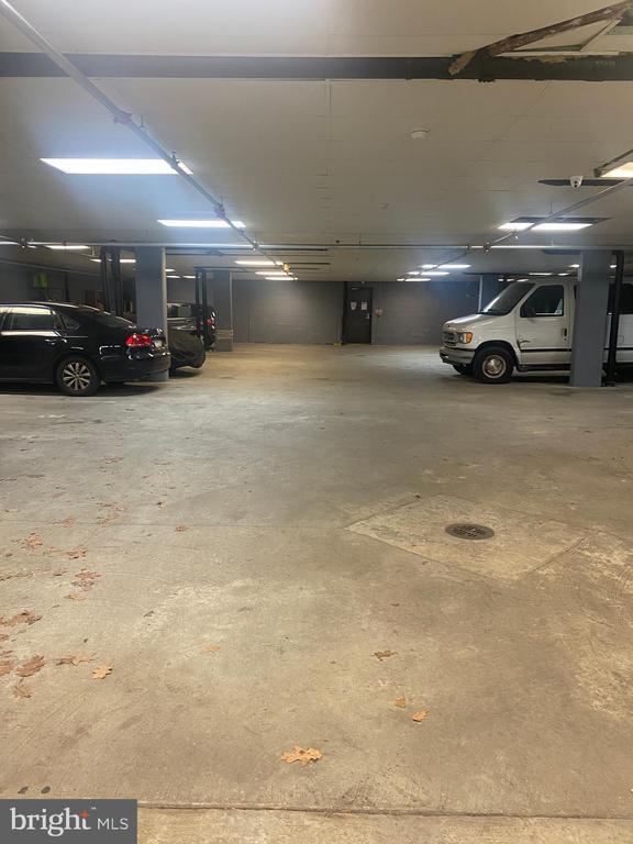 Building Photo - 4742 Pine St