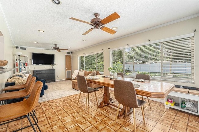 Building Photo - 4307 S Thatcher Ave