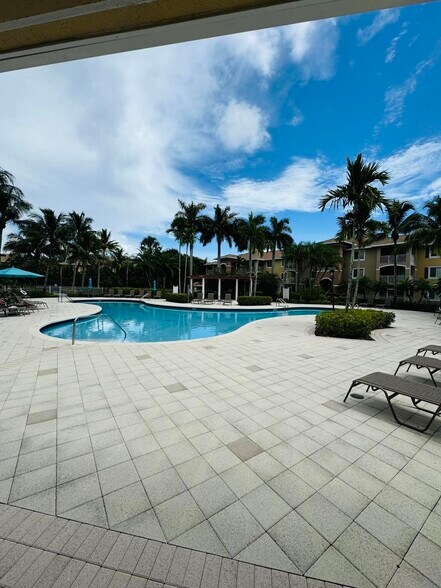 Building Photo - 6510 Emerald Dunes Dr