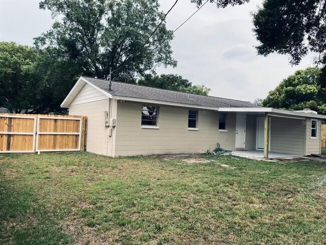 Building Photo - 5323 Satsuma Dr