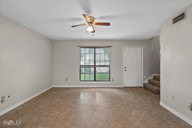 Building Photo - 236 Settlers Park Dr