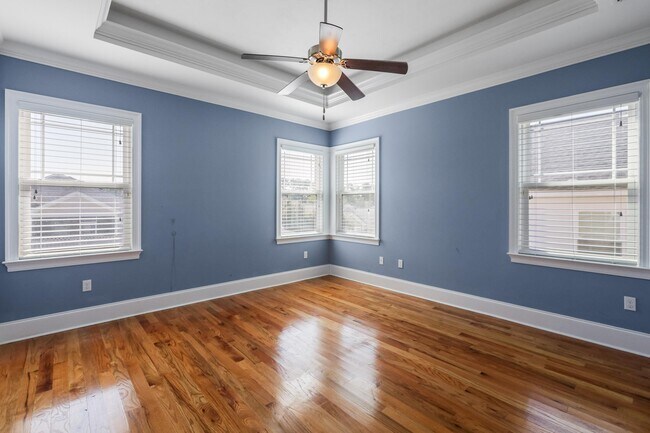 Building Photo - 2561 Lantana Ln