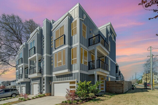 Building Photo - 1659 Duckworth Ave