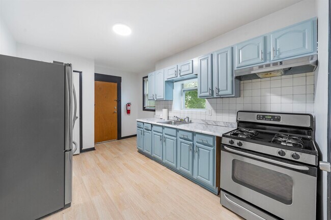 Building Photo - 209 N 11th St