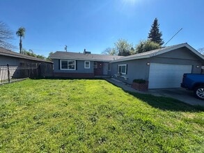 Building Photo - 419 W Walnut Ave