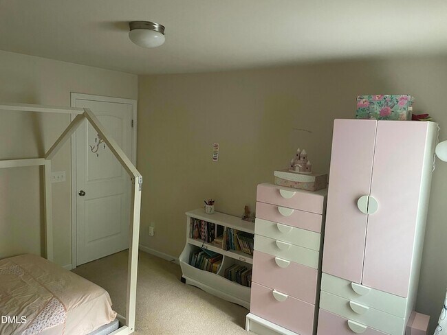 Building Photo - 920 Cozy Oak Ave