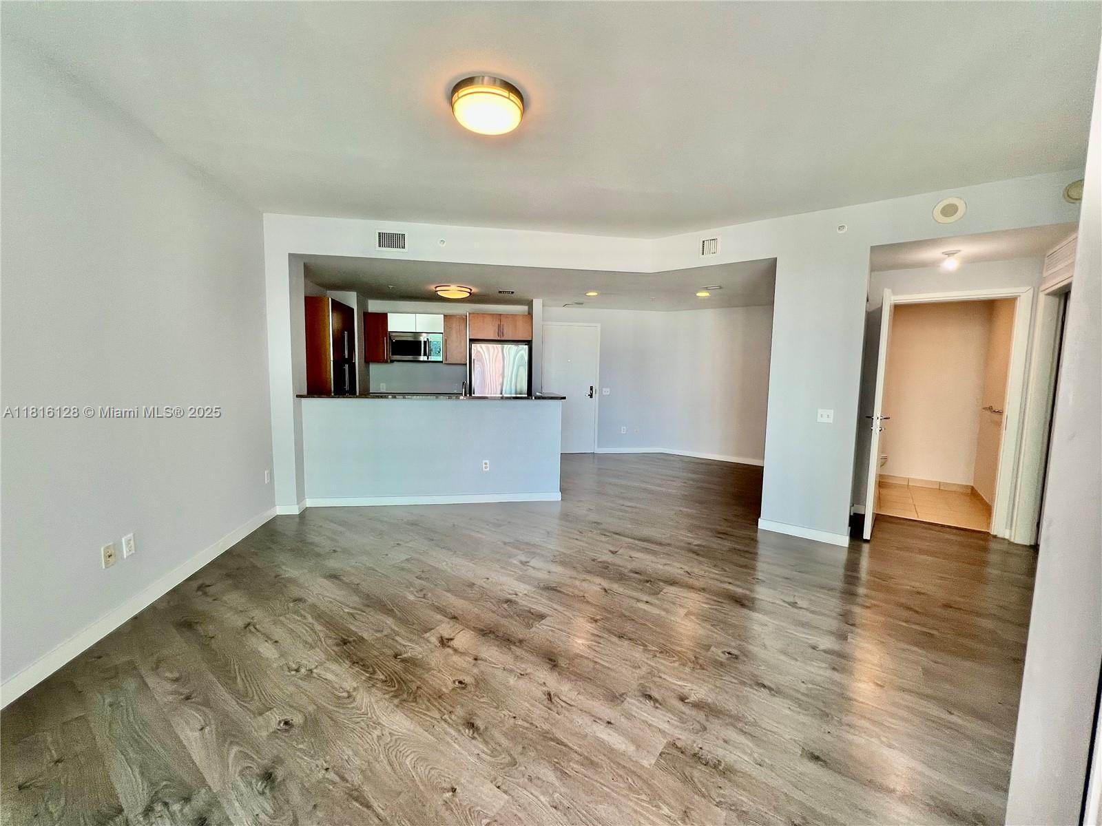 Building Photo - 300 S Biscayne Blvd