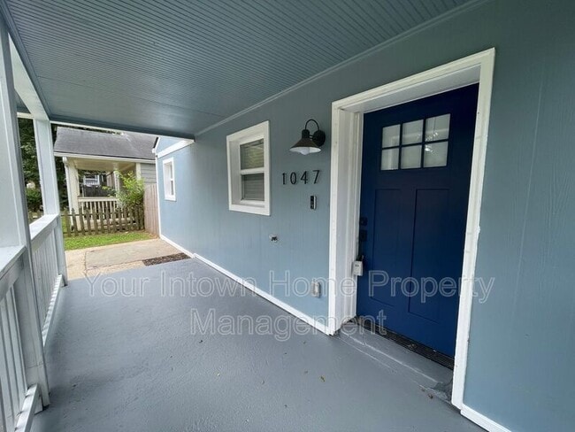 Building Photo - 1047 Grant Way SE