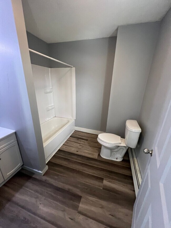 Building Photo - 317 N Clinton Ave