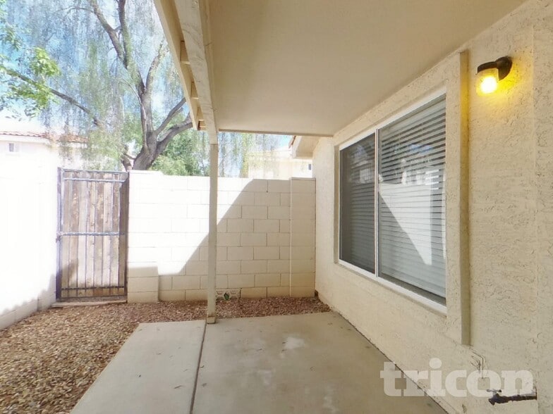 Building Photo - 16015 N 30th St