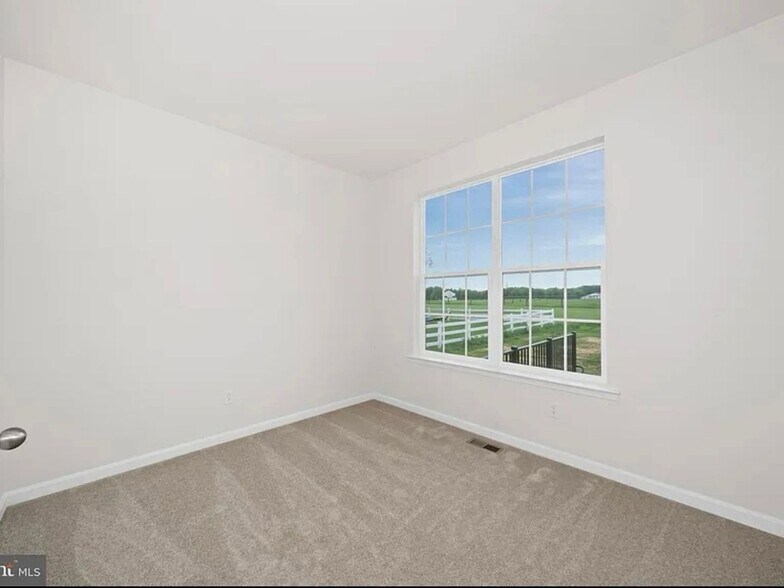 Building Photo - 635 Corbit Dr