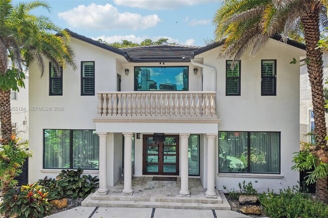 Building Photo - 34 SW 22nd Rd