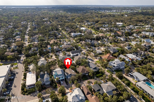 Building Photo - 1058 Beach Ave