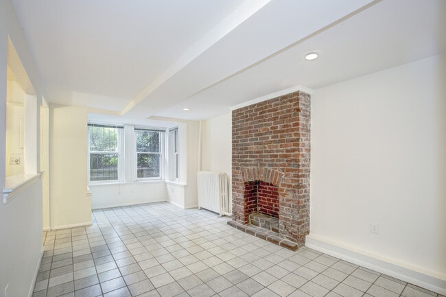 Primary Photo - 1217 1/2 Independence Ave SE-