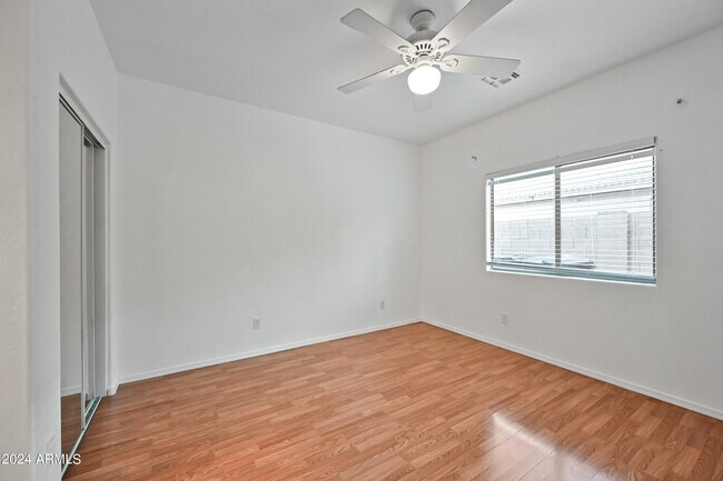 Building Photo - 10831 W Sheridan St