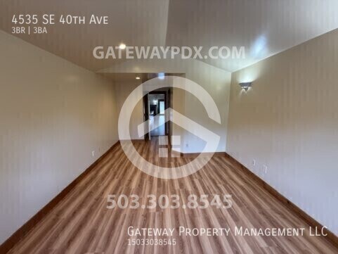 Building Photo - 4535 SE 40th Ave
