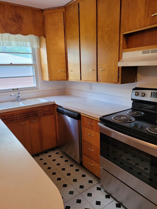 Building Photo - 1432 11th St S