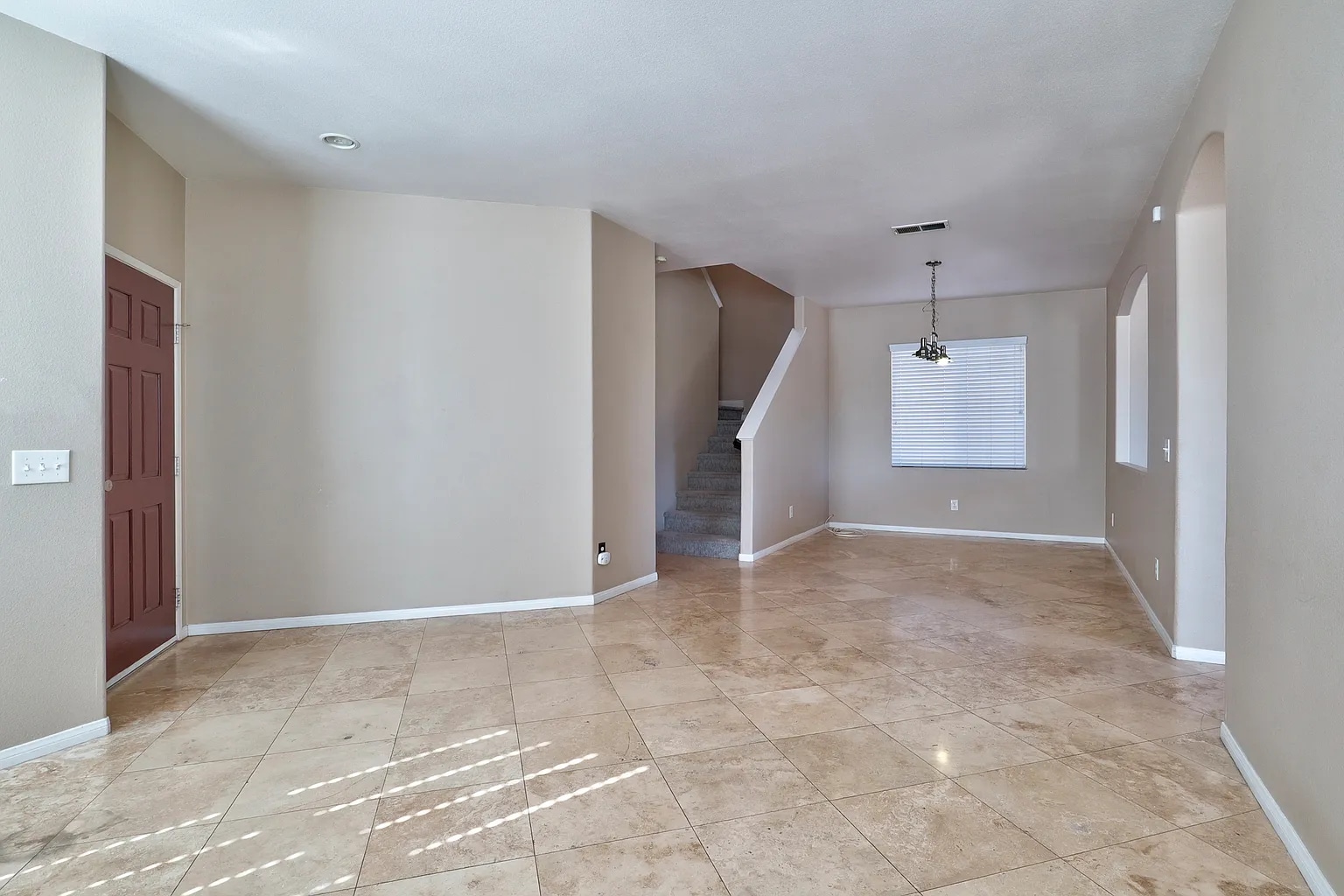 Building Photo - 725 Vista Santo Thomas