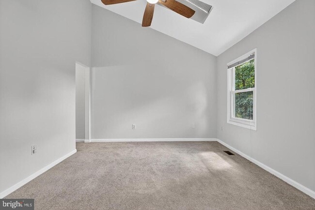 Building Photo - 23 Janwall Ct