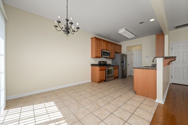 Building Photo - Creekside at Brentwood!