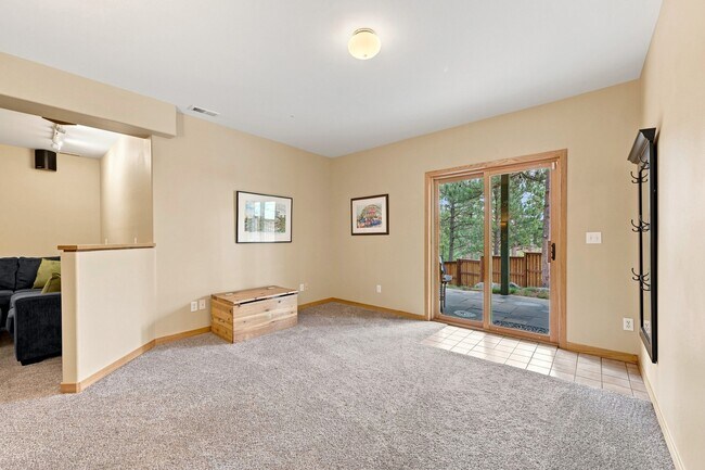Building Photo - 29972 Troutdale Ridge Rd