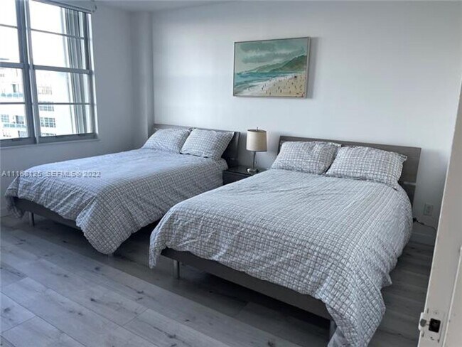 Building Photo - 5161 Collins Ave