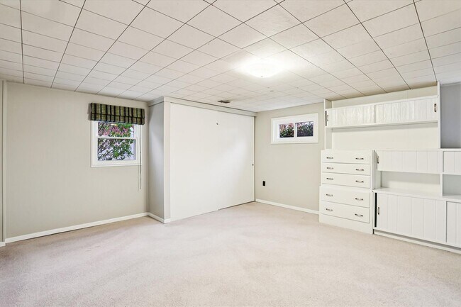 Building Photo - Wooded views in Silver Spring