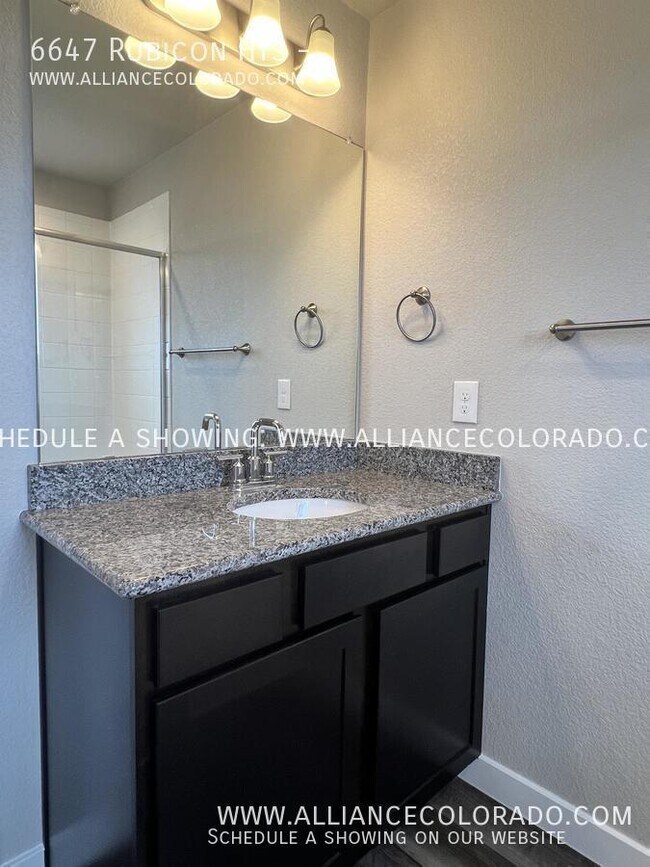 Building Photo - 6647 Rubicon Hts