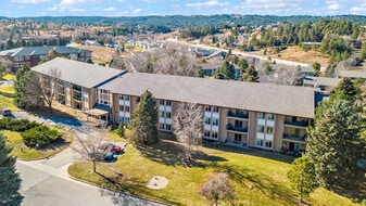 Building Photo - 3988 Fairway Hills Dr