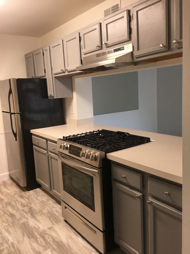 Building Photo - 1801 Waters Edge Dr