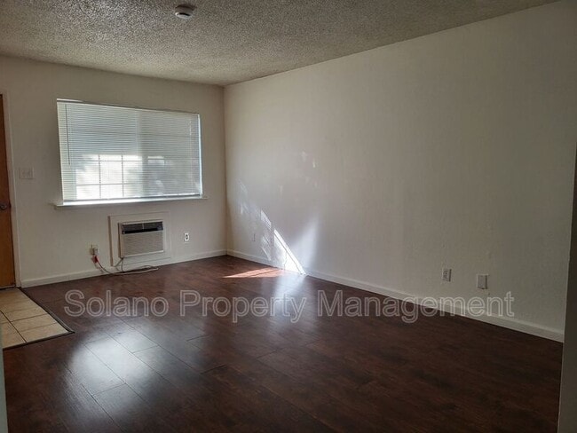 Building Photo - 1239 Ohio St