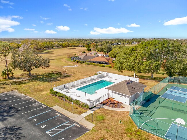 Building Photo - 10073 Spring Lake Dr
