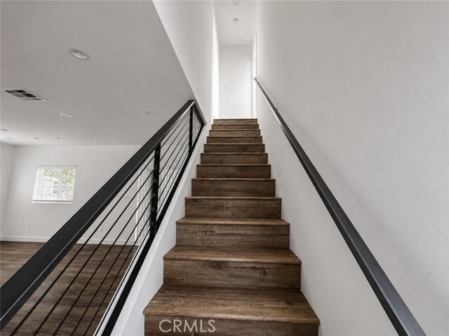Building Photo - 6651 Noble Ave