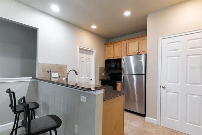 Building Photo - 7429 SW 66th Ln