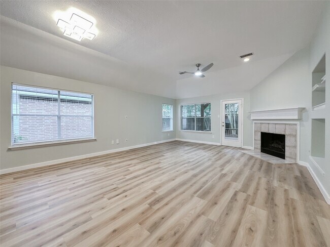 Building Photo - 27 Auburn Path Dr