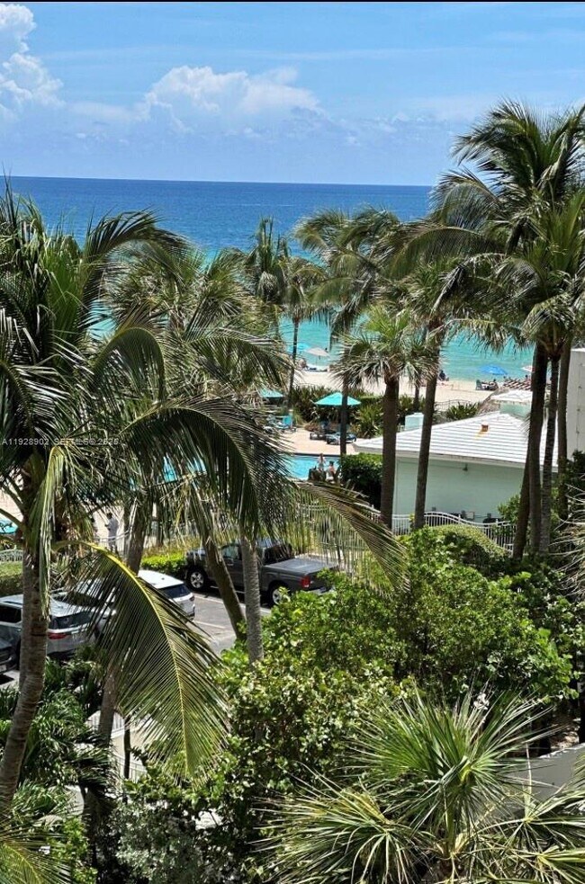 Building Photo - 4001 S Ocean Dr