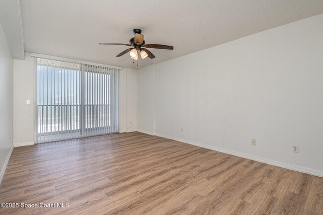 Building Photo - 1575 N Hwy A1A