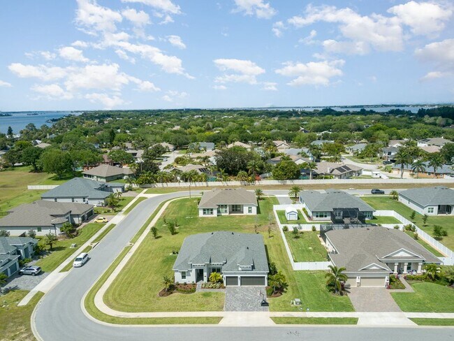 Building Photo - 1140 Aranceto Cir
