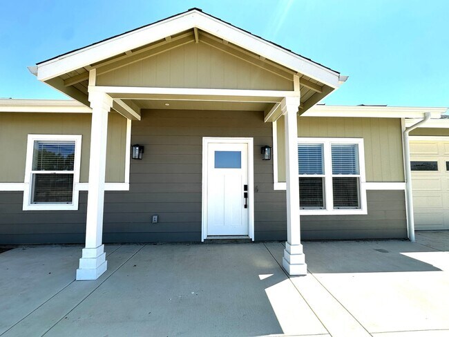 Building Photo - LUXE NEW BUILD ON PROPERTY IN MENIFEE!