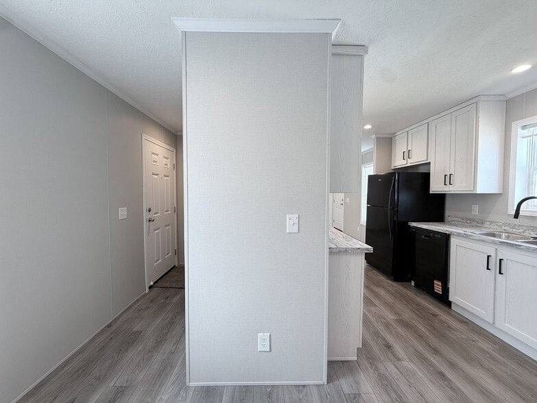 Building Photo - 52780 S Zacharias Ct