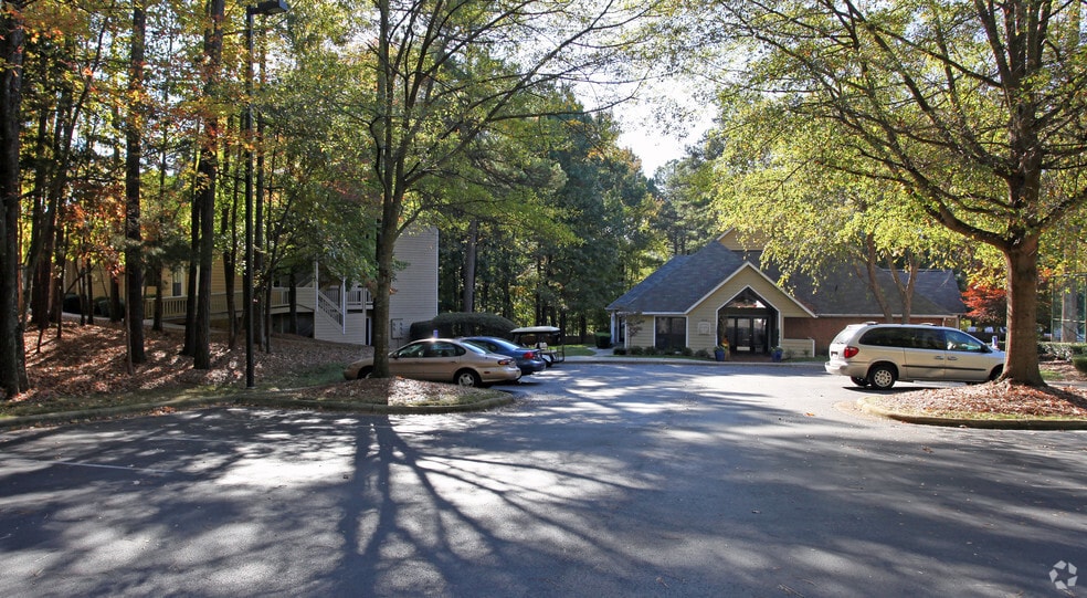 Building Photo - Avana Lake Lynn